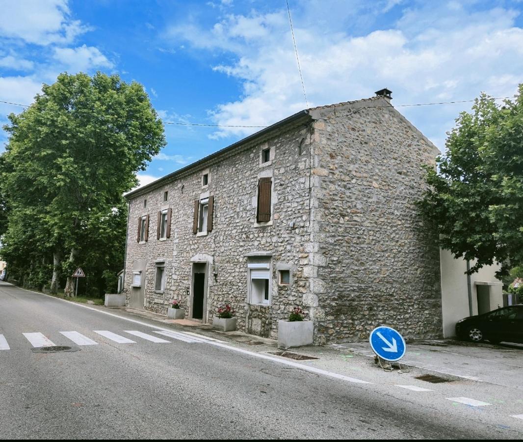 Appartement Le Cocon De Mila à Uzer  Extérieur photo